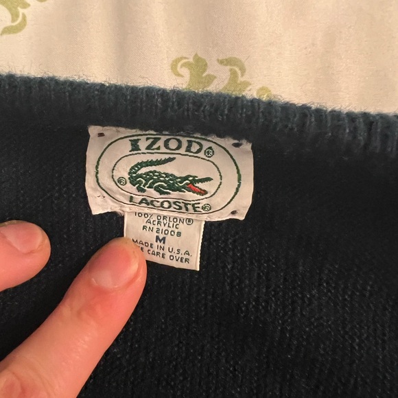 Great condition Lacoste Sweater size M - Picture 2 of 2
